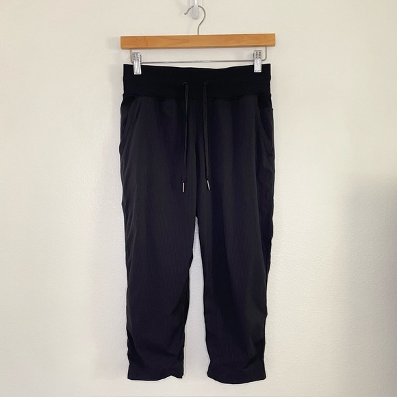 Lululemon Dance Studio Crop II 20” Unlined Lightweight Performance Pant Black 4 - Picture 5 of 16